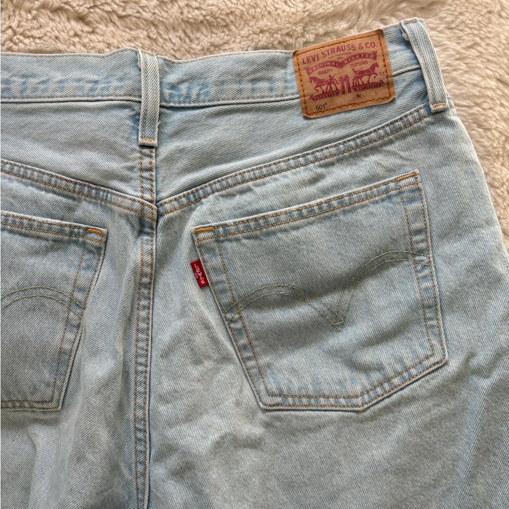 Levi's Light Blue Denim Jean Shorts - Picture 4 of 4